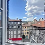 Vue Cathédrale lumineux&équipé en plein centre